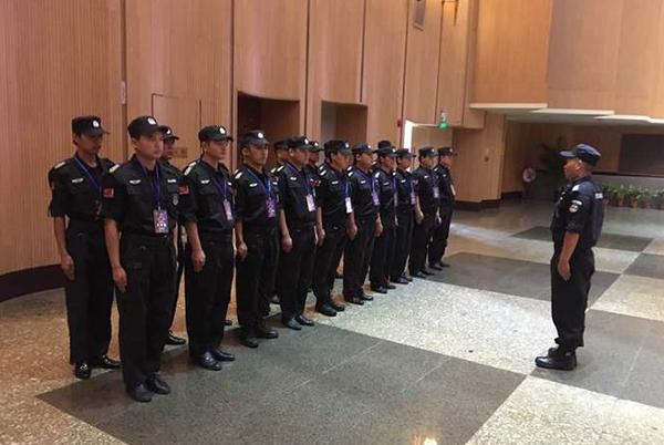 武汉大型商场保安服务客户沟通：纠纷调解与情绪管理的标准化话术
